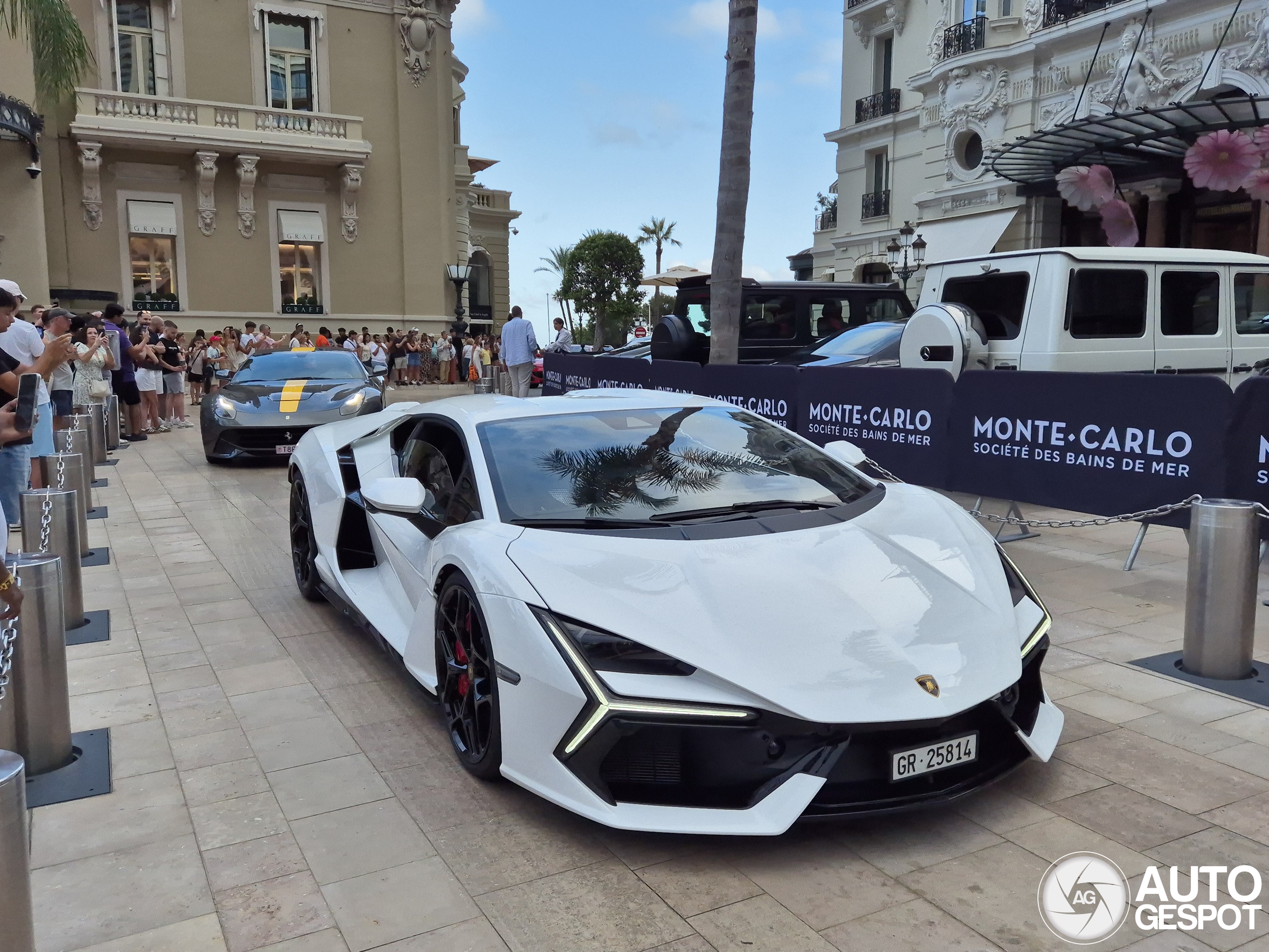 Lamborghini Revuelto
