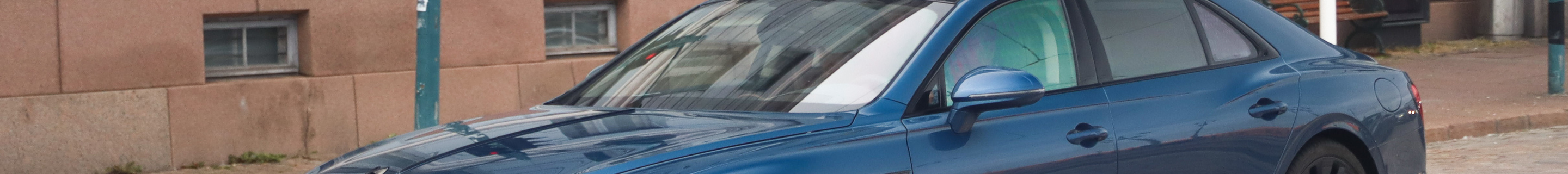 Bentley Flying Spur Hybrid