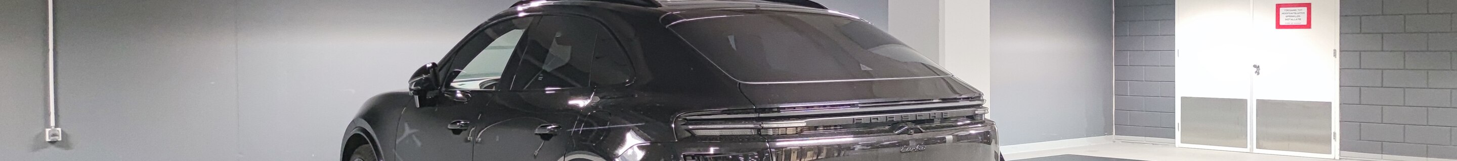 Porsche Macan EV Turbo