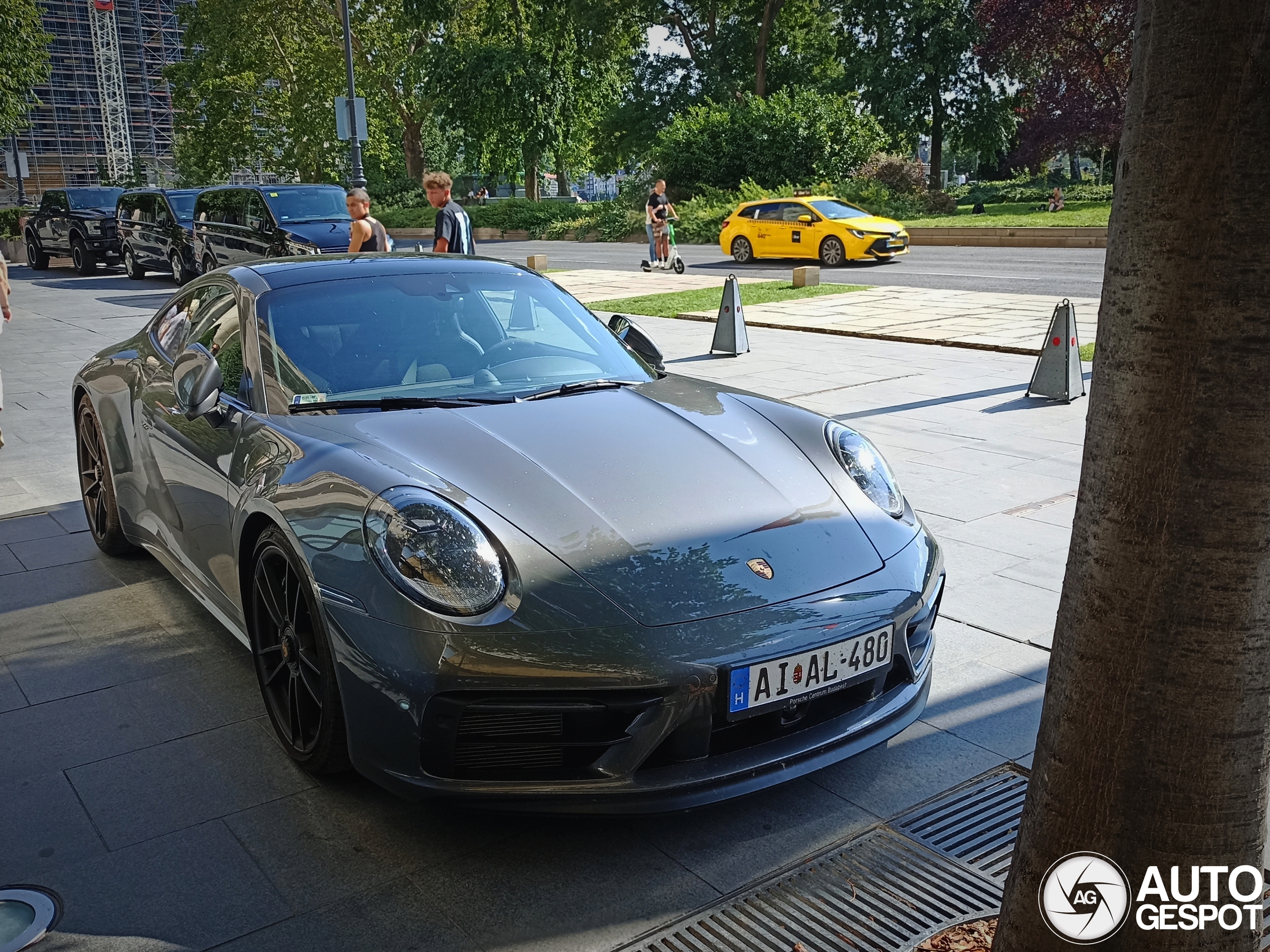 Porsche 992 Carrera 4 GTS