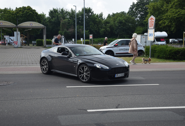 Aston Martin V8 Vantage S