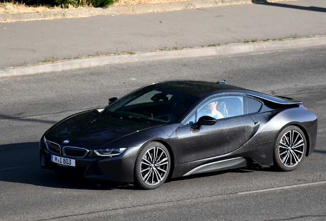 BMW i8