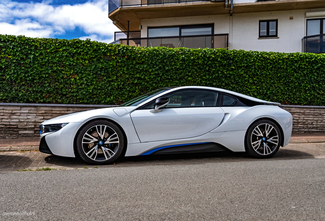 BMW i8