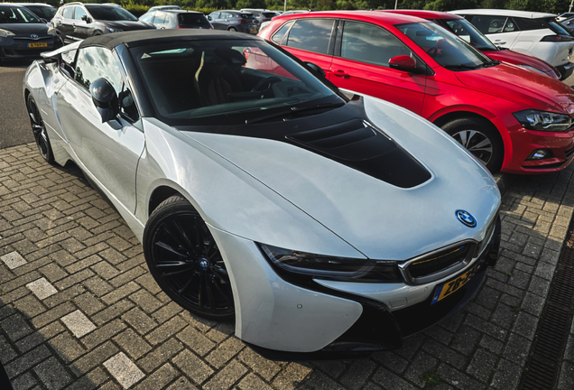 BMW i8 Roadster