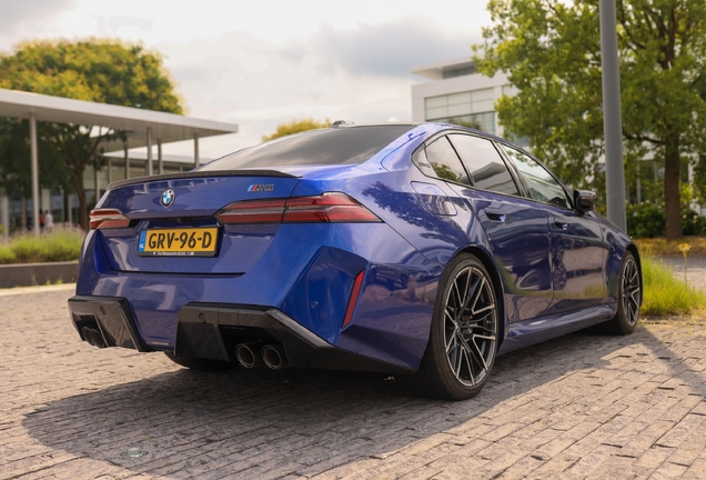 BMW M5 G90