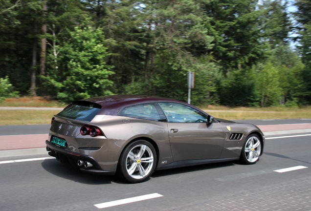 Ferrari GTC4Lusso