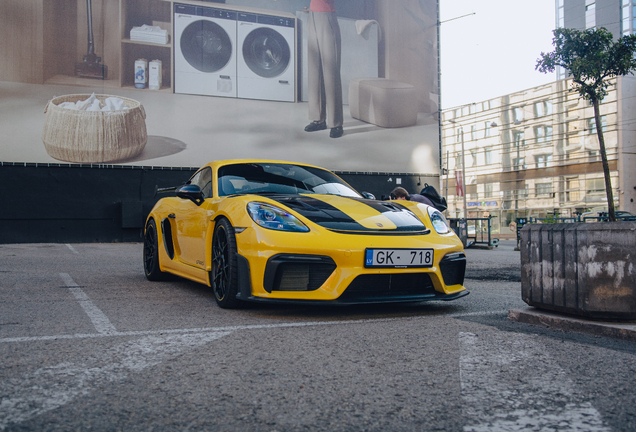 Porsche 718 Cayman GT4 RS Weissach Package