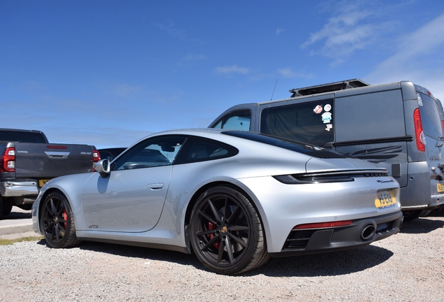 Porsche 992 Carrera 4 GTS