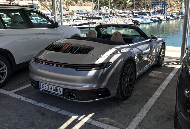 Porsche 992 Carrera 4S Cabriolet