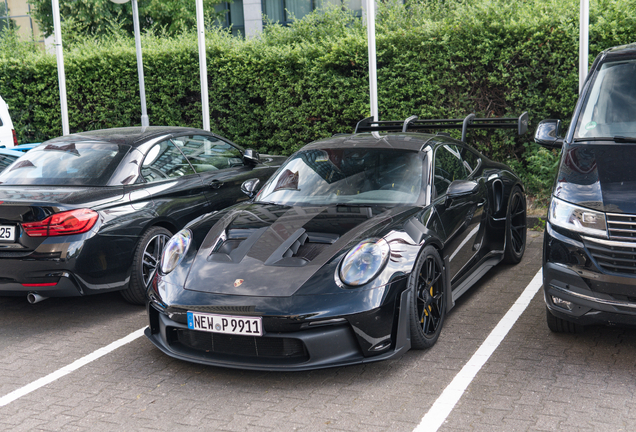 Porsche 992 GT3 RS Weissach Package