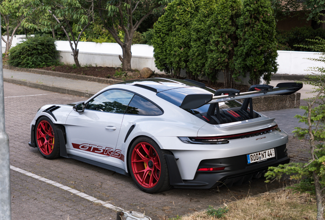 Porsche 992 GT3 RS Weissach Package