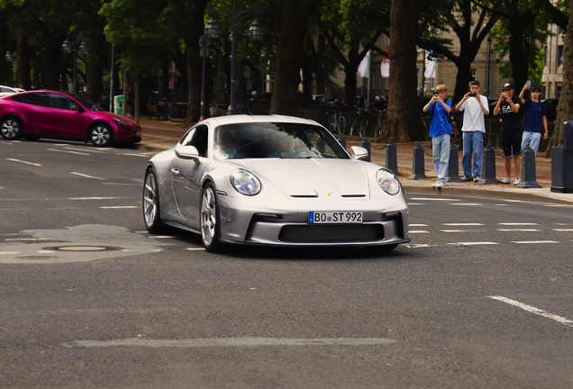 Porsche 992 S/T