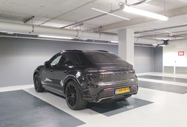 Porsche Macan EV Turbo