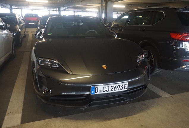 Porsche Taycan GTS