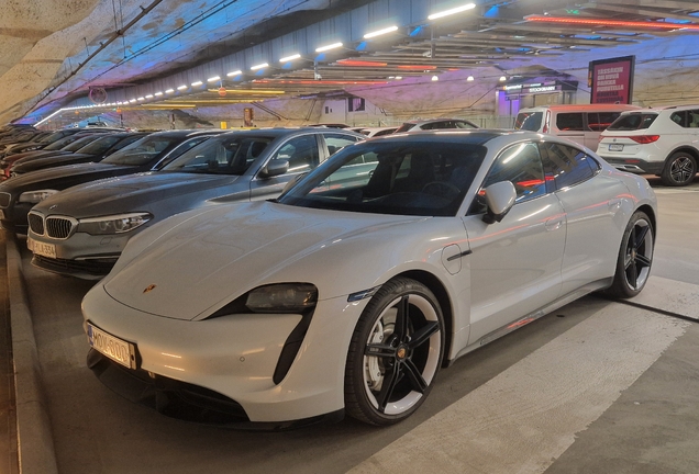 Porsche Taycan Turbo