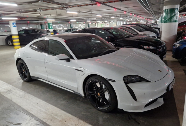 Porsche Taycan Turbo