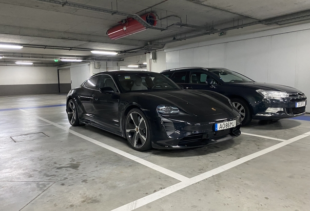 Porsche Taycan Turbo