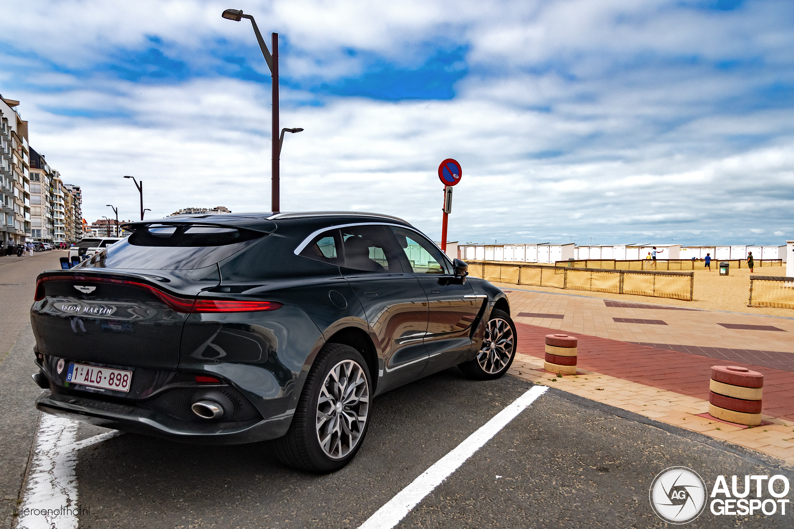 Aston Martin DBX
