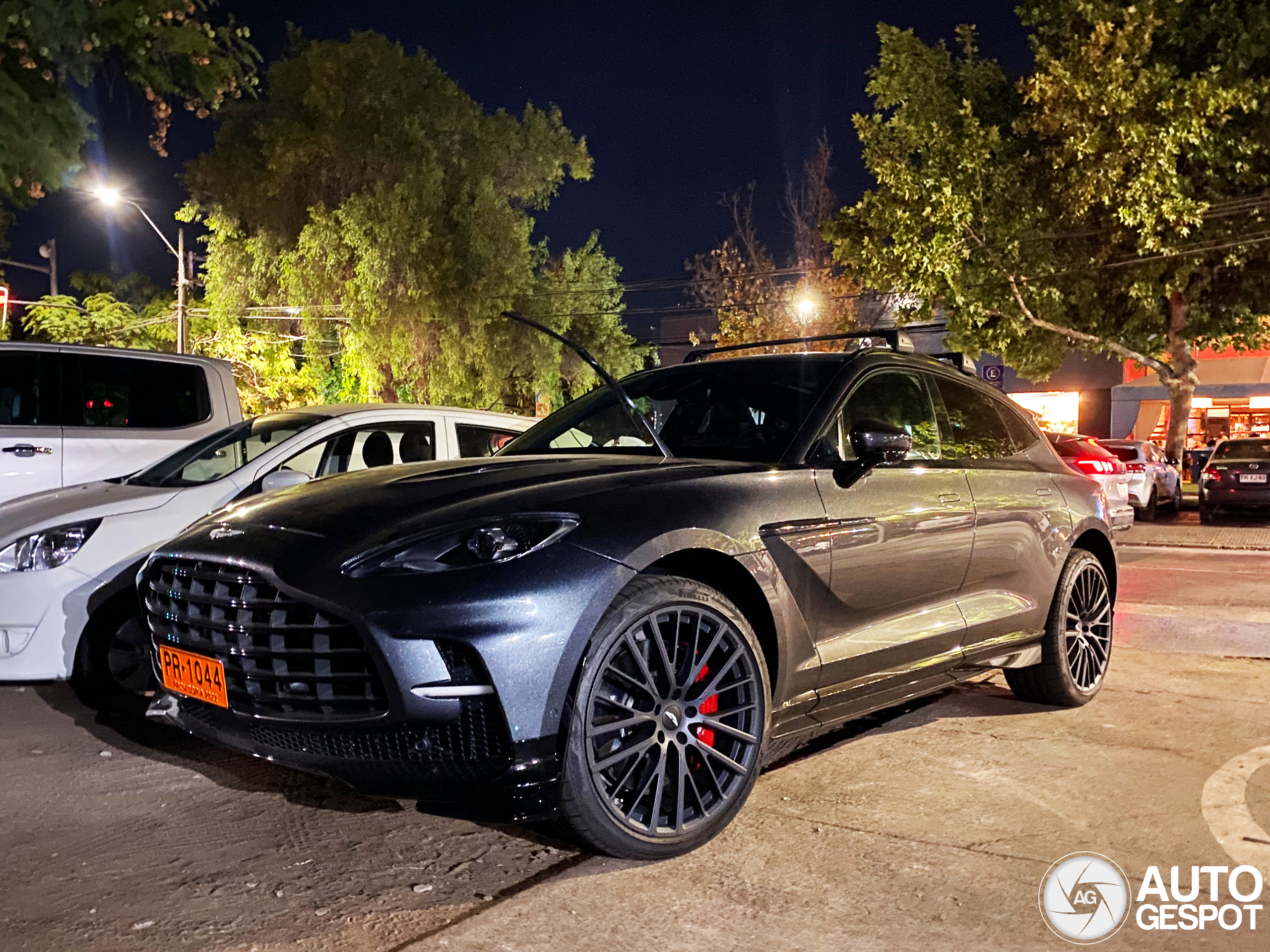 Aston Martin DBX707