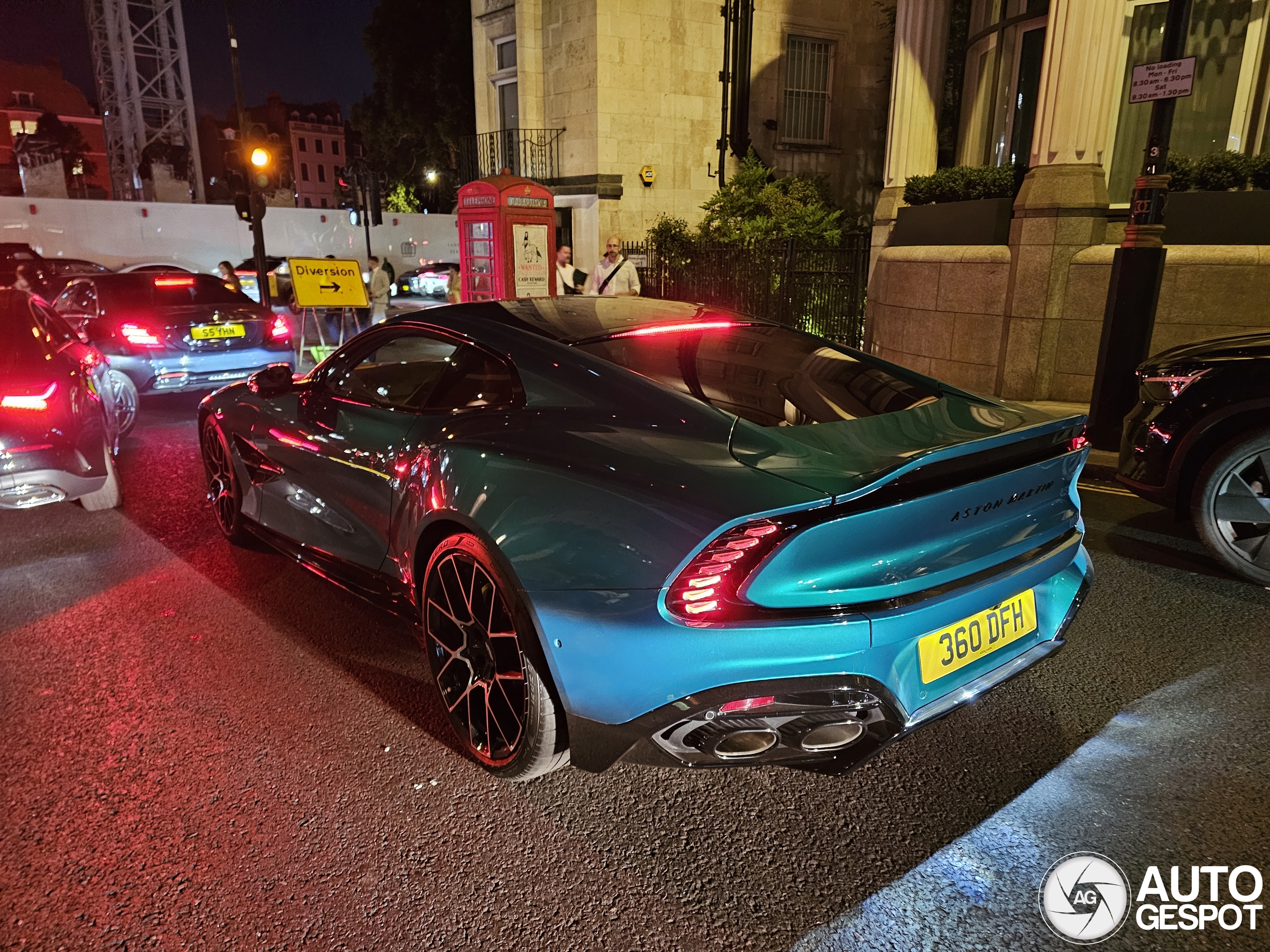 Aston Martin Vanquish 2025