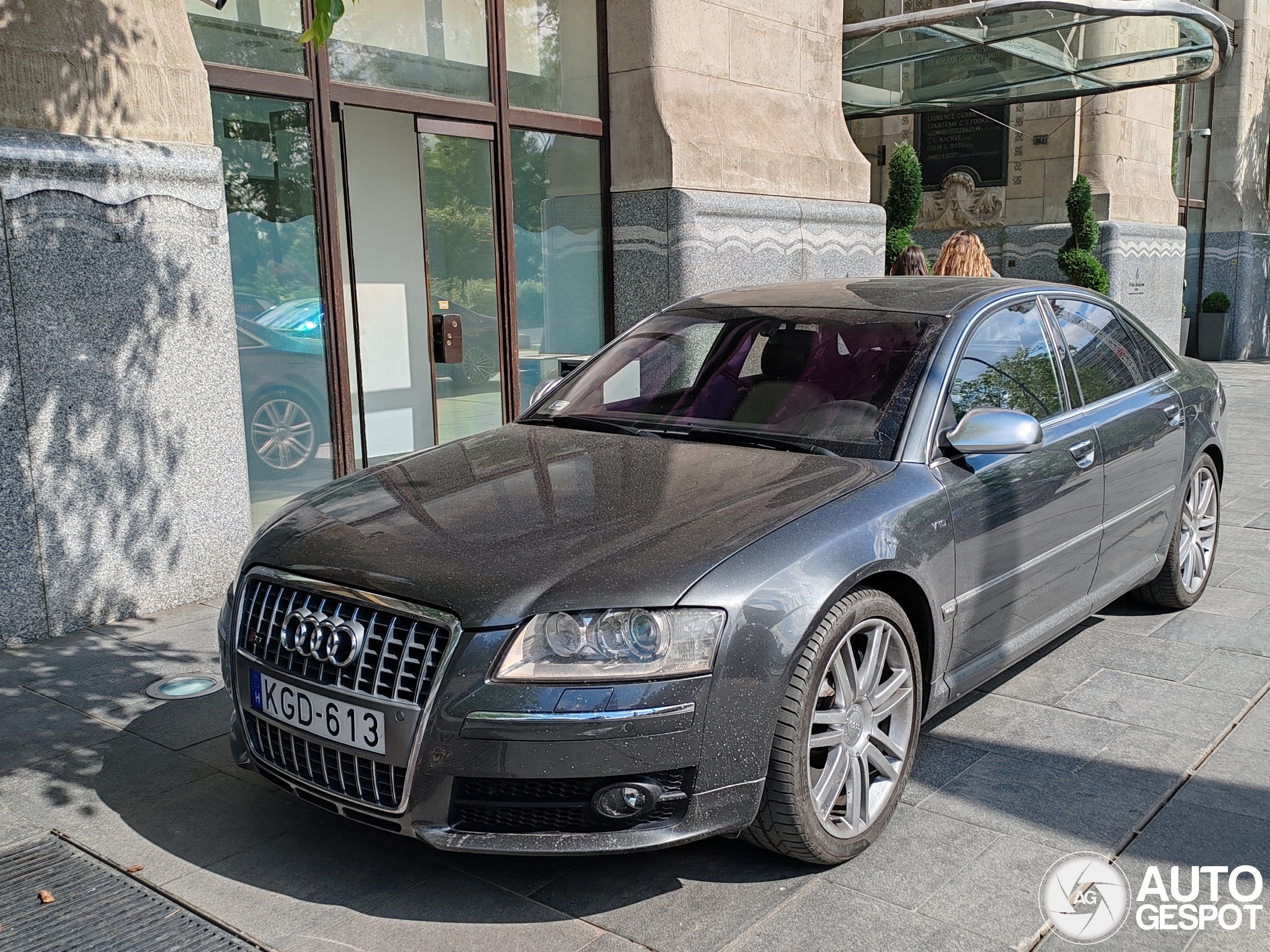 Audi S8 D3