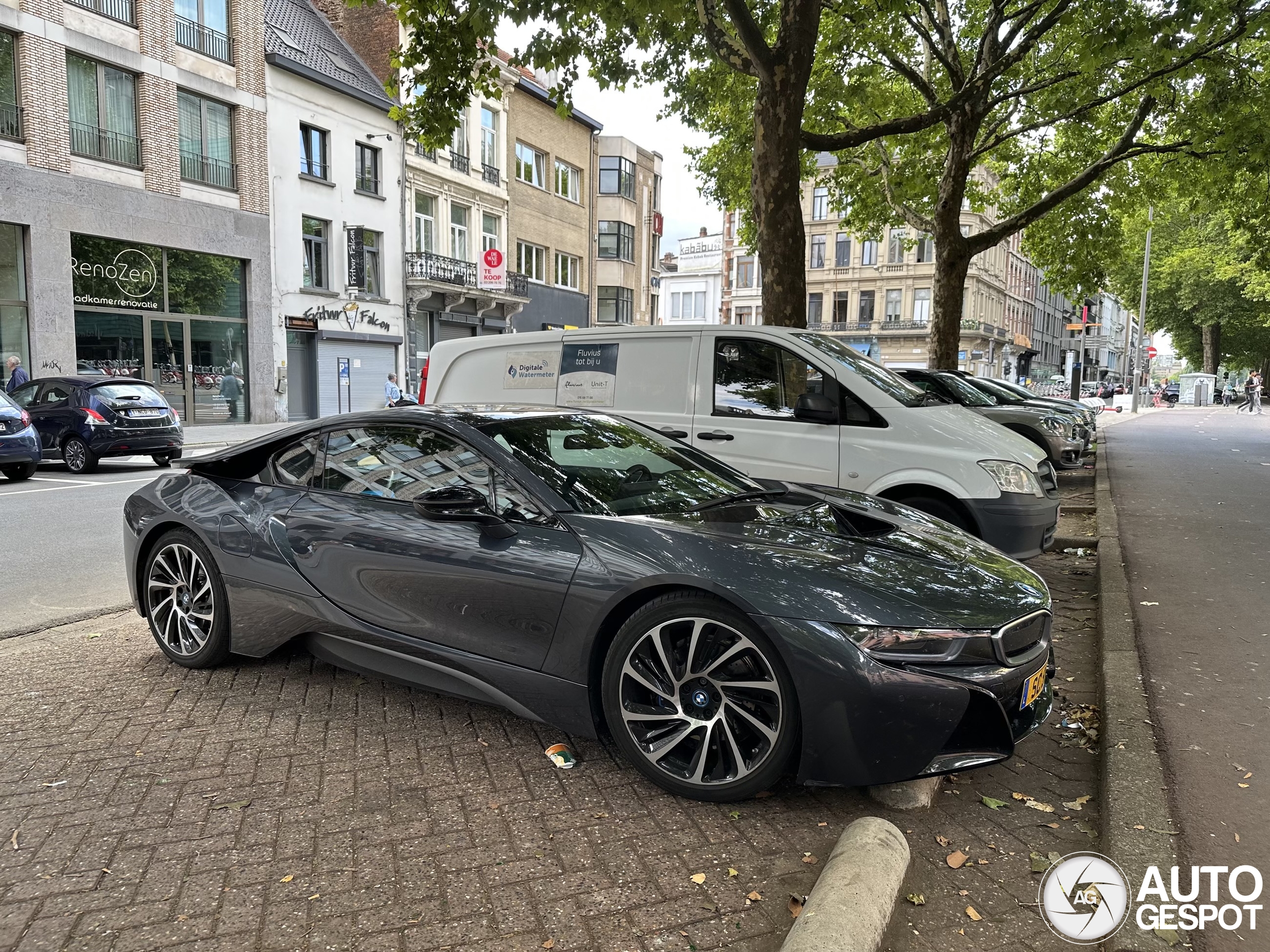 BMW i8