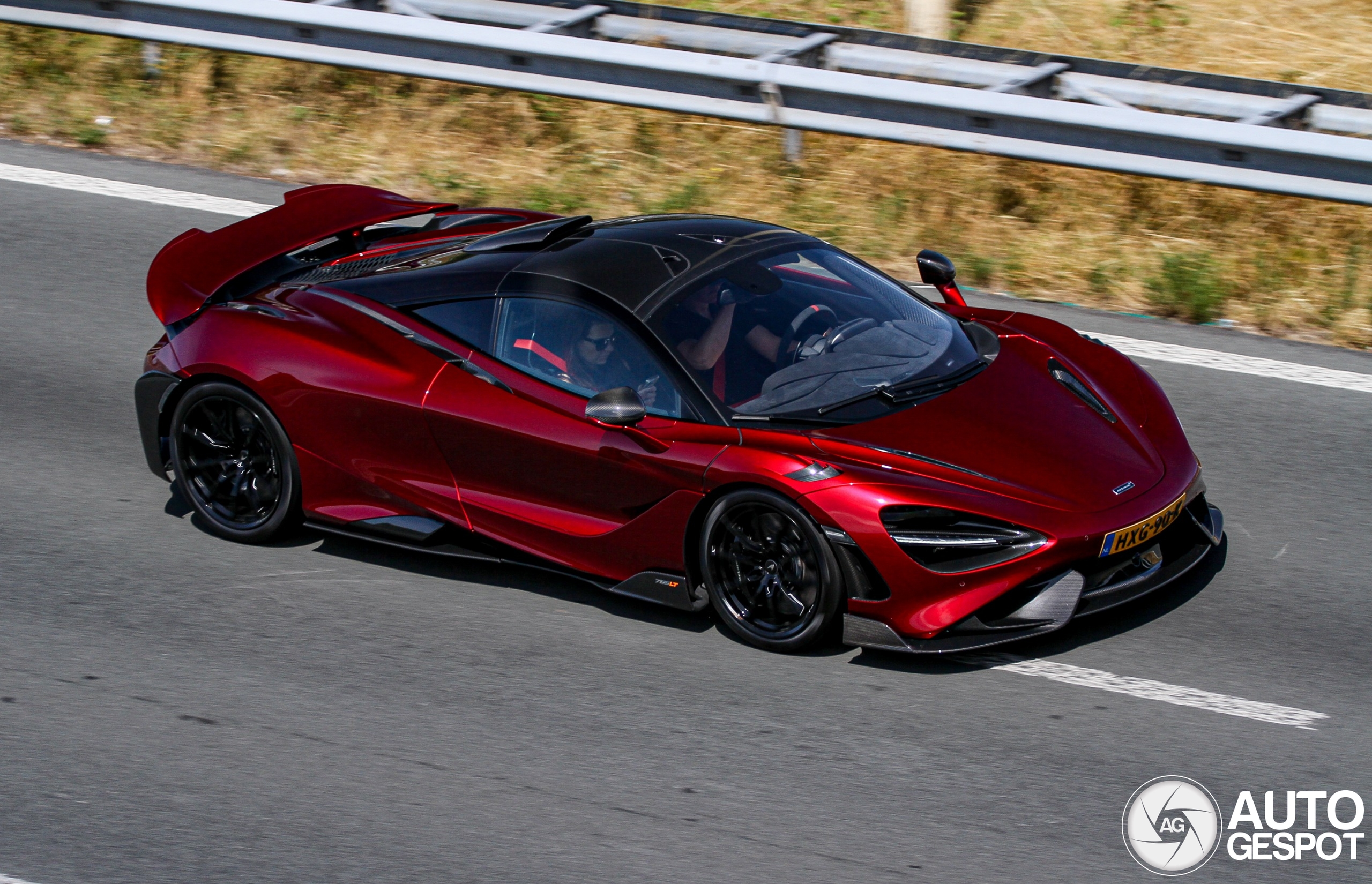 McLaren 765LT