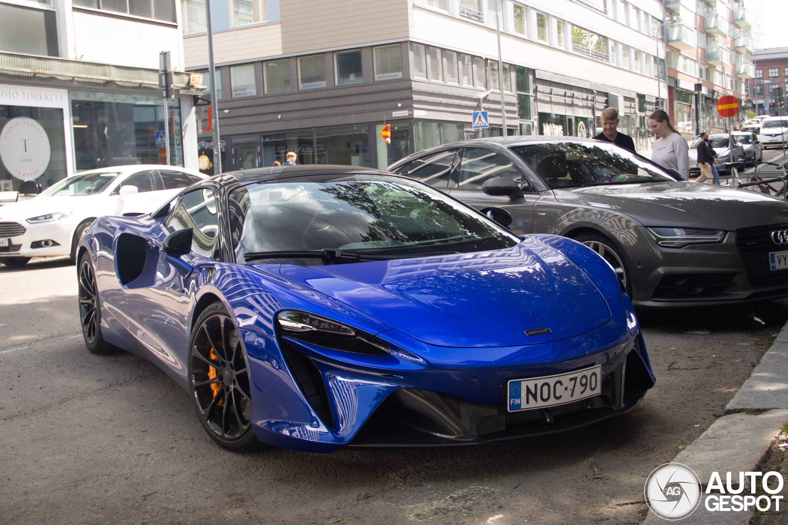McLaren Artura Spider