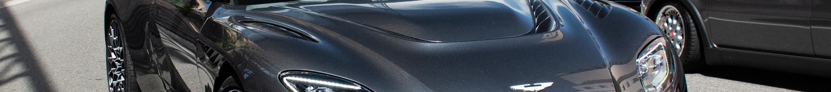 Aston Martin DBS 770 Ultimate Volante