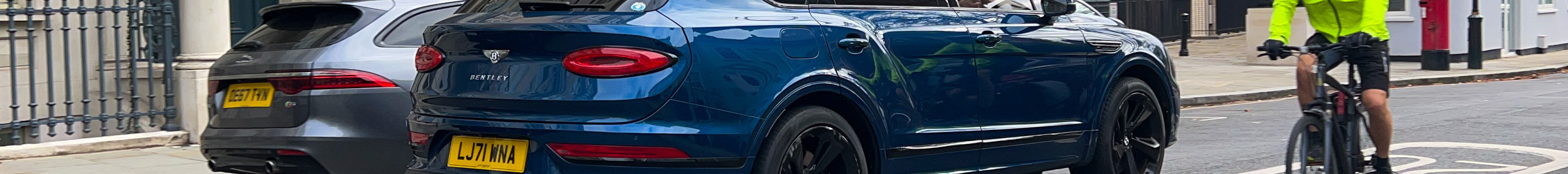 Bentley Bentayga Hybrid 2021