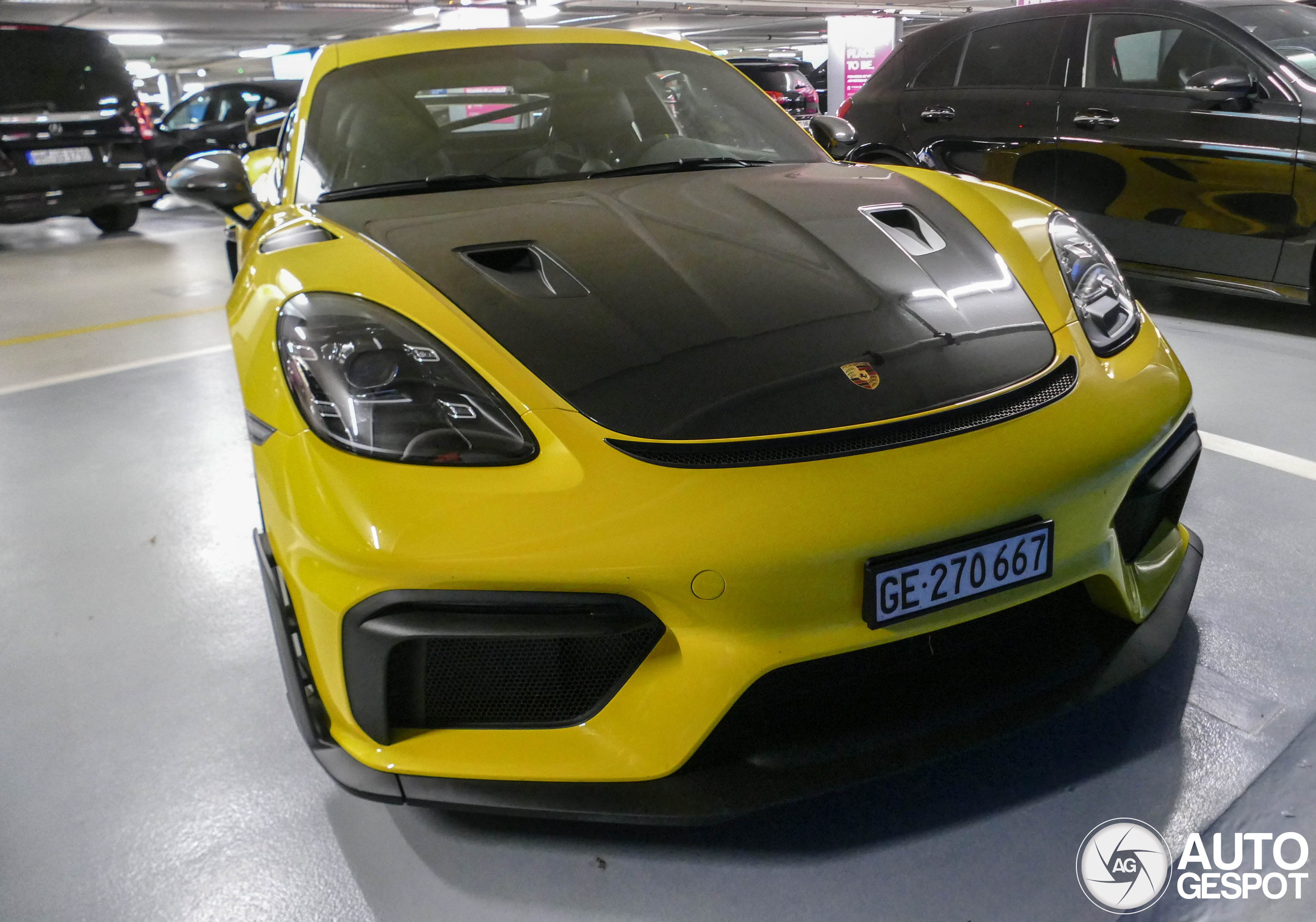 Porsche 718 Cayman GT4 RS Weissach Package