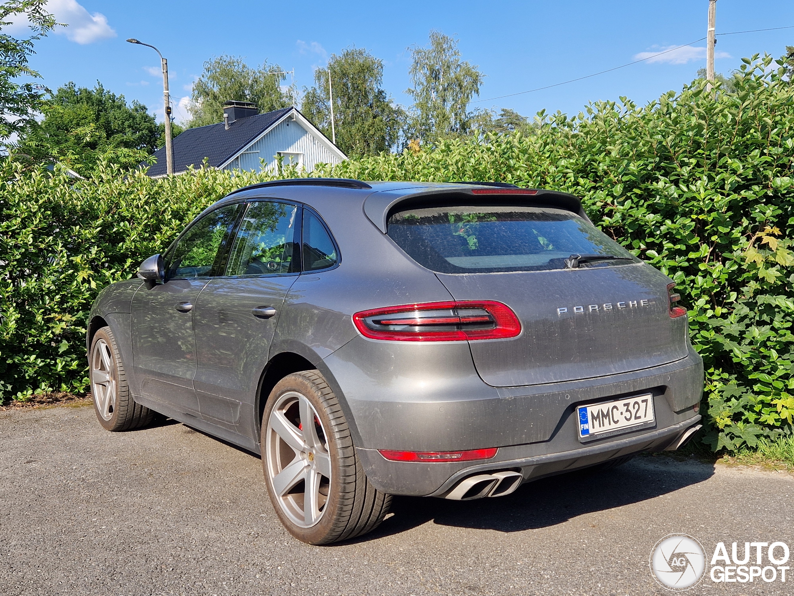 Porsche 95B Macan Turbo