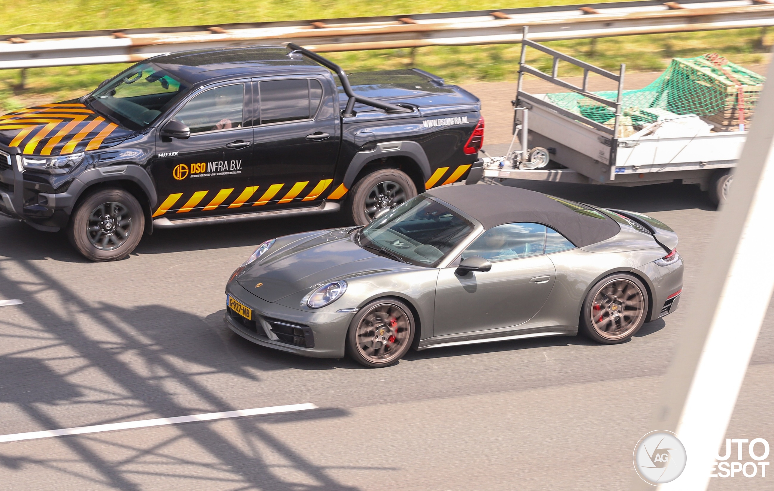 Porsche 992 Carrera 4S Cabriolet