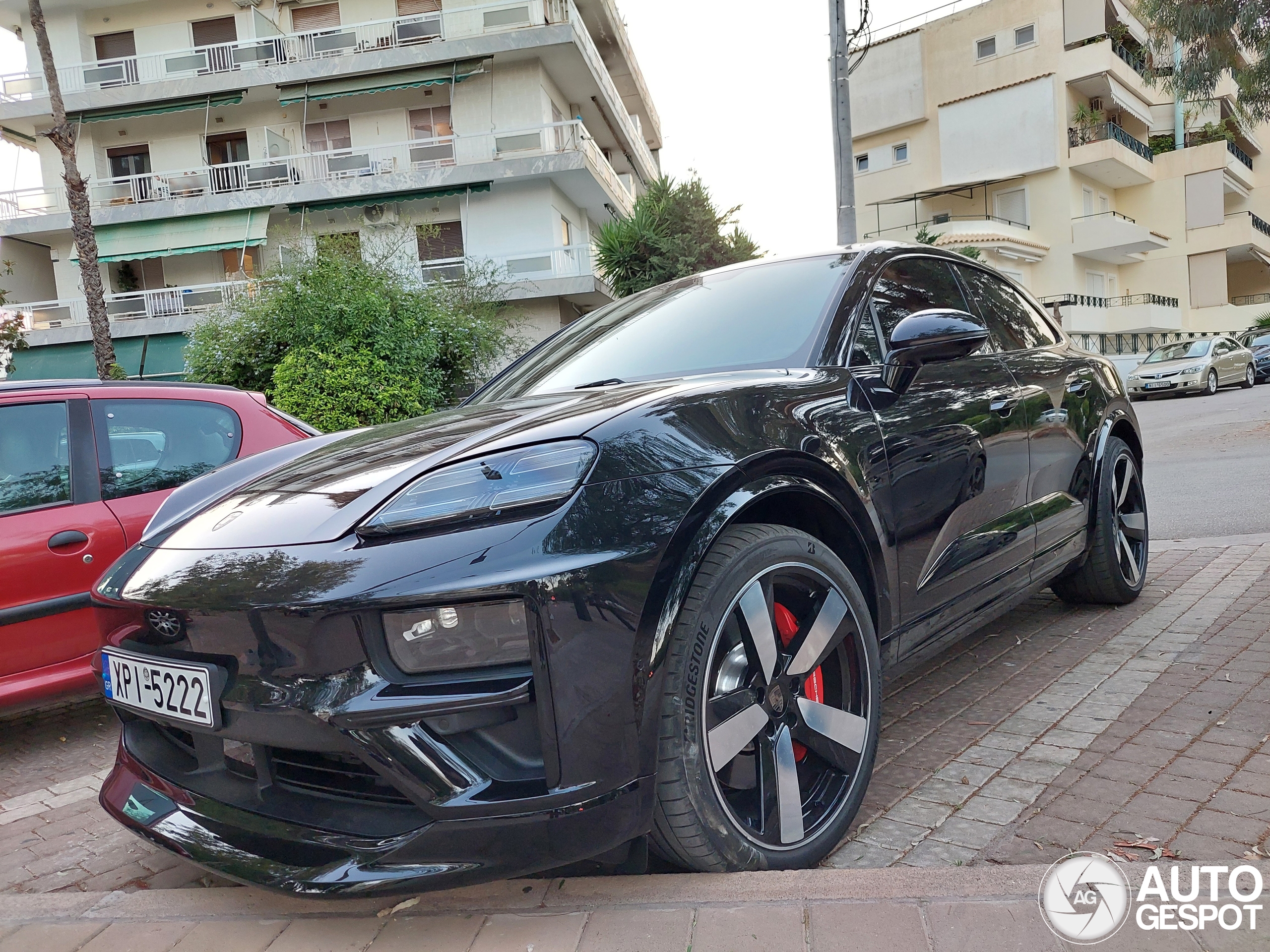Porsche Macan EV Turbo