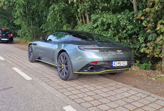 Aston Martin DB11 AMR