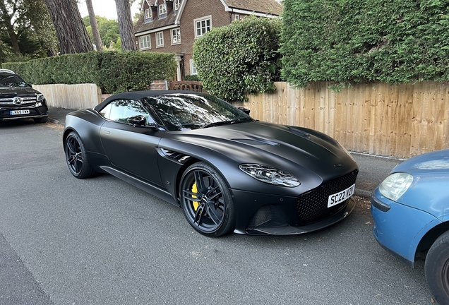 Aston Martin DBS Superleggera Volante