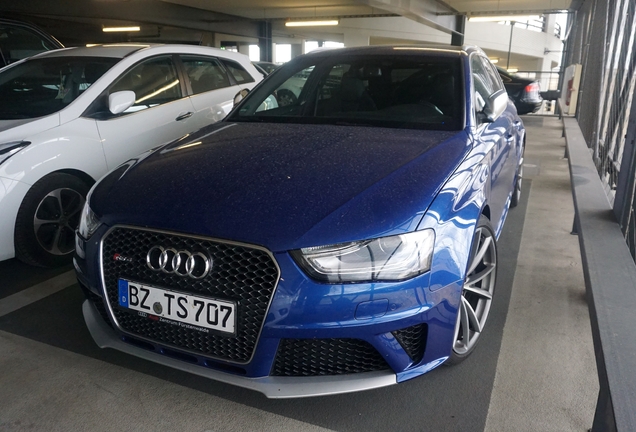 Audi RS4 Avant B8