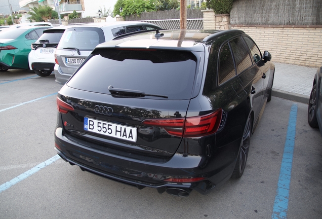 Audi RS4 Avant B9