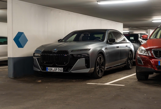 BMW M760e xDrive