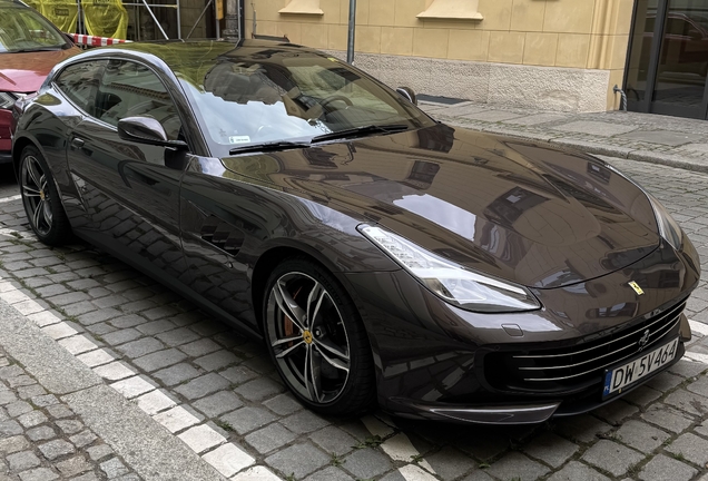 Ferrari GTC4Lusso