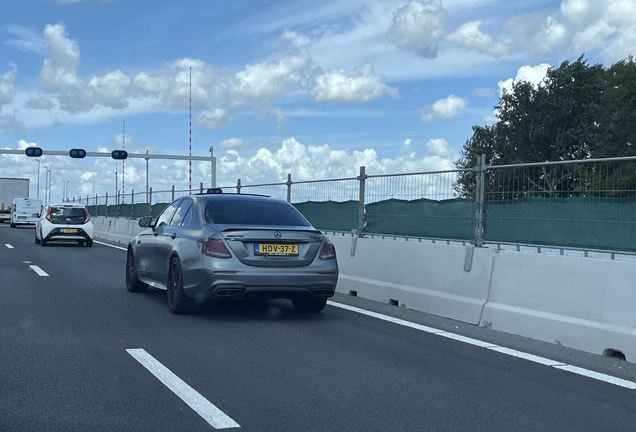 Mercedes-AMG E 63 S W213