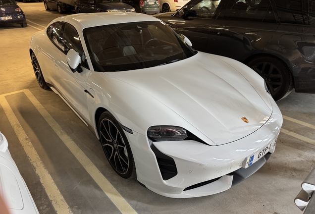 Porsche Taycan Turbo