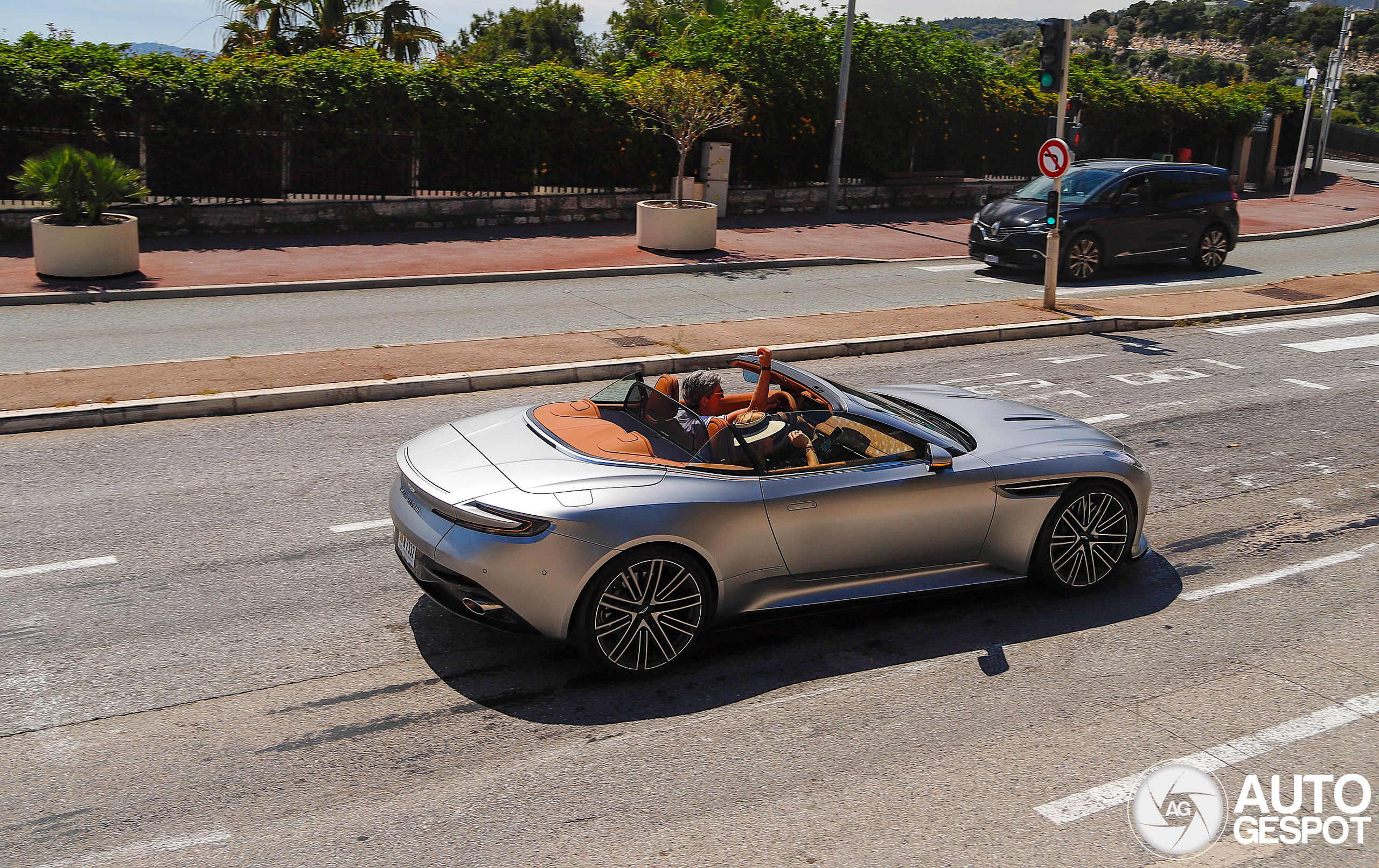 Aston Martin DB12 Volante