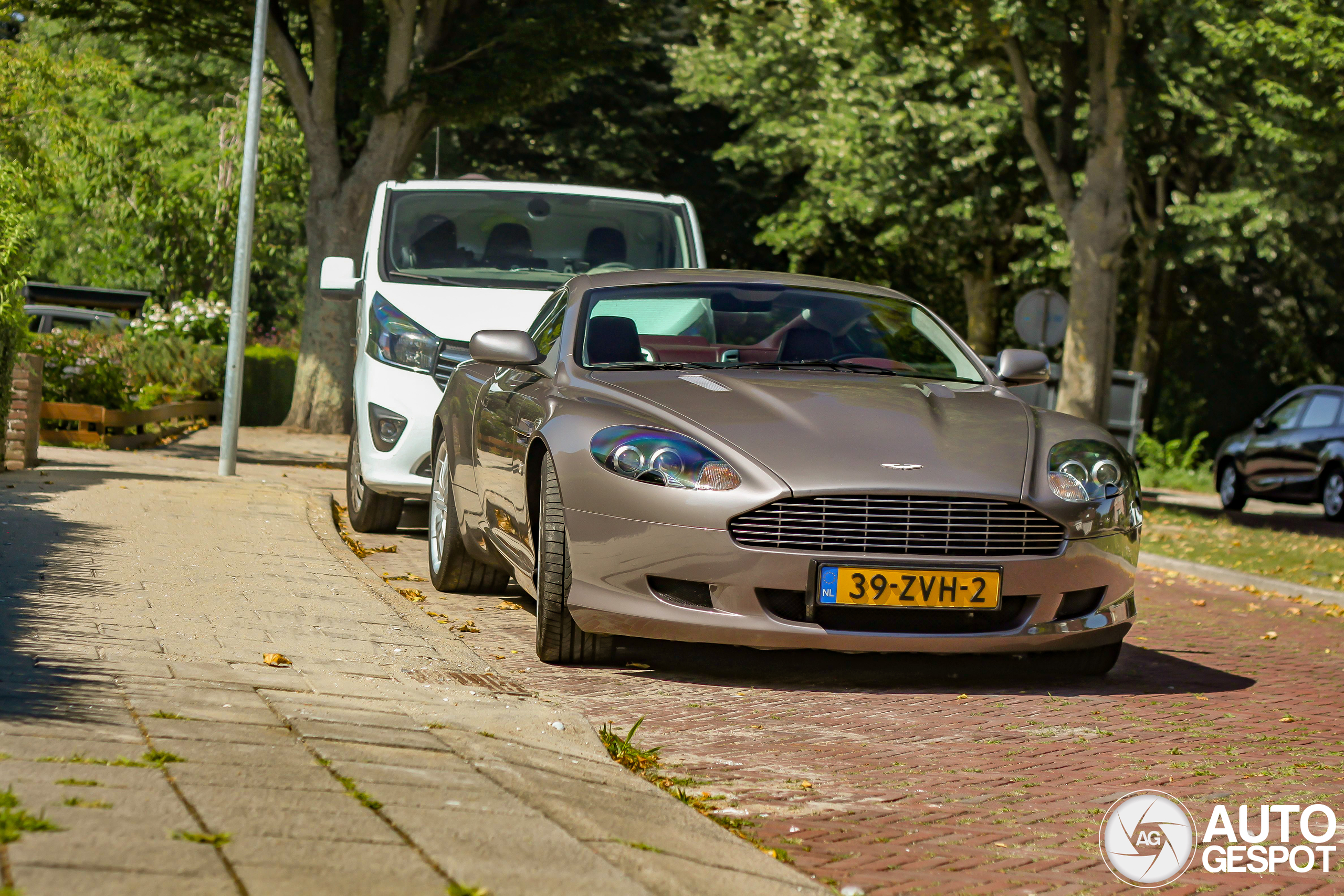 Aston Martin DB9