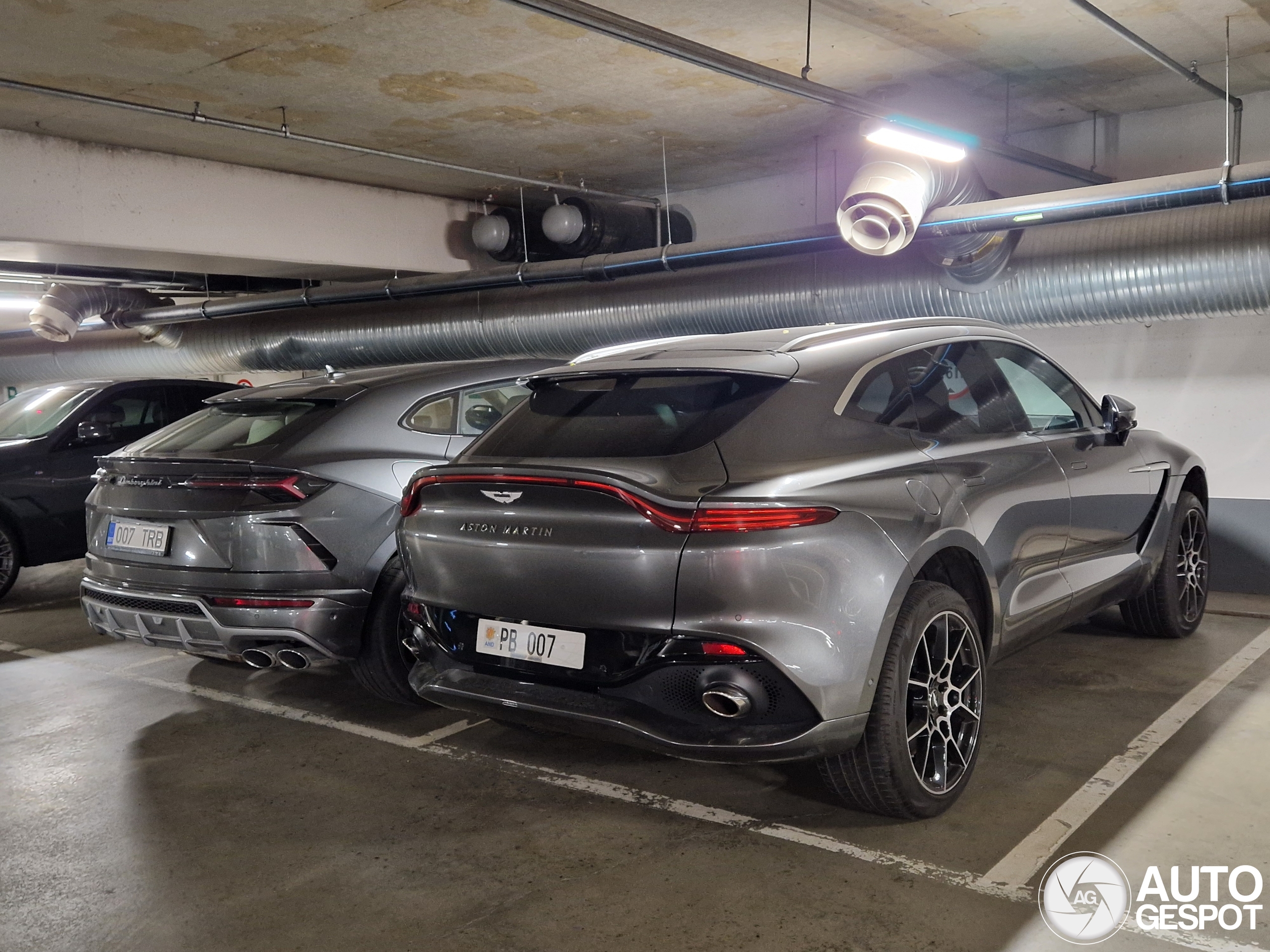 Aston Martin DBX