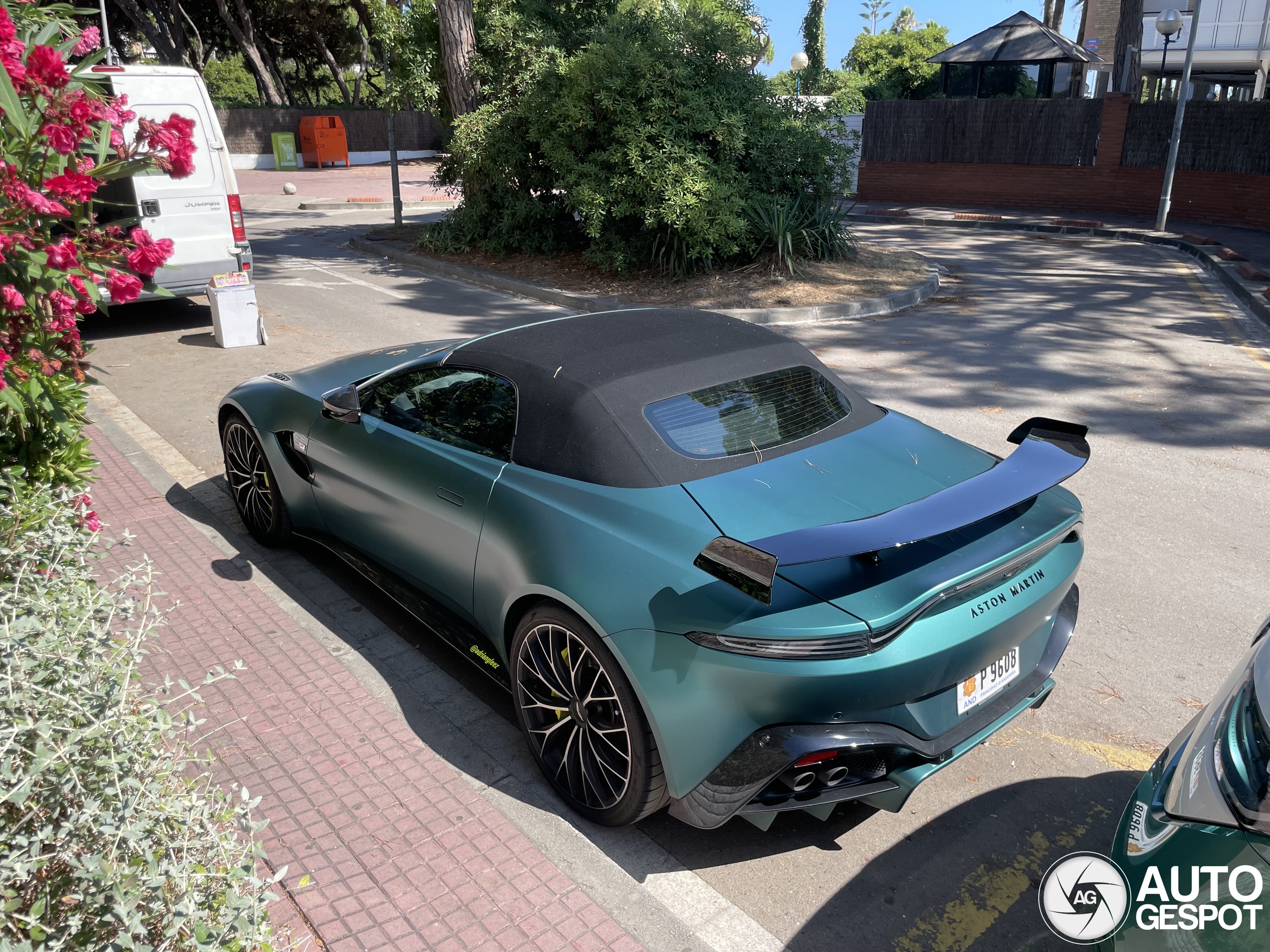 Aston Martin V8 Vantage Formula 1 Edition Roadster