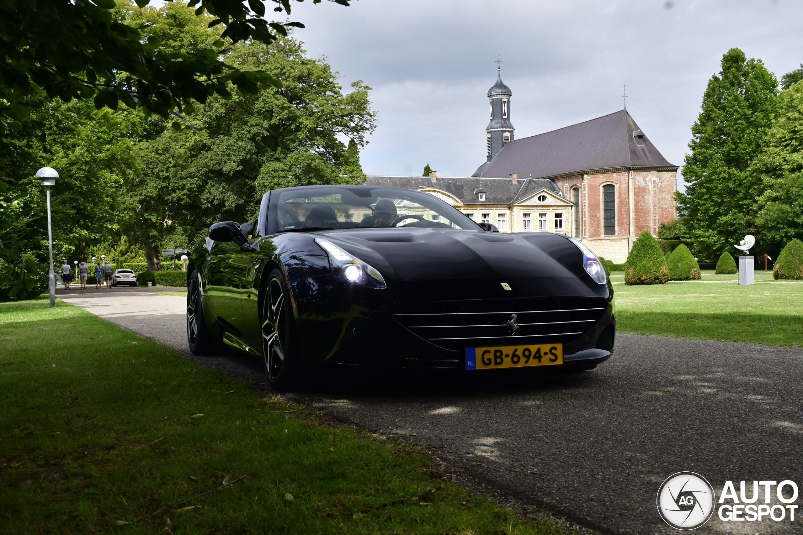 Ferrari California T