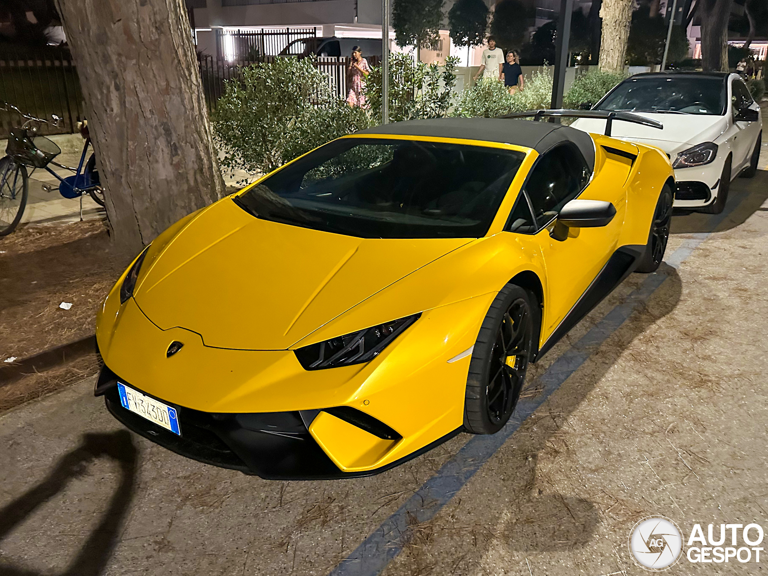 Lamborghini Huracán LP640-4 Performante Spyder