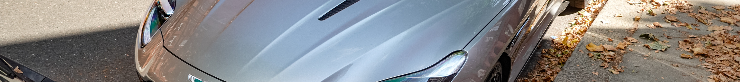 Aston Martin DB12