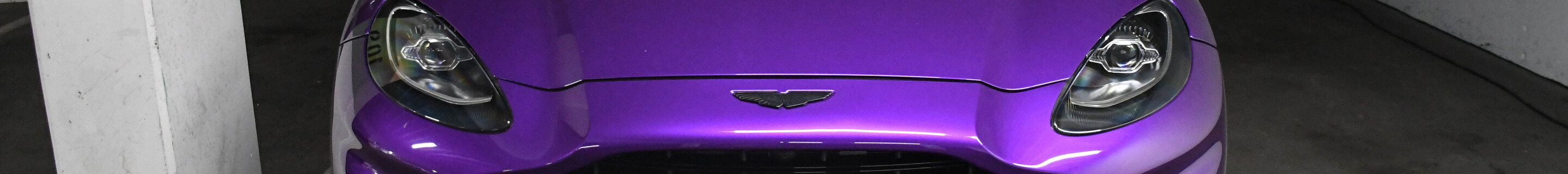 Aston Martin DBX707